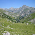 Vallée entre le mont Mounier et le village de Roya © Nicolas GUILLAUD