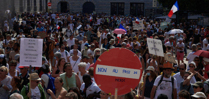 Condamné à de la prison ferme pour avoir blessé un CRS lors d’une manifestation anti-pass