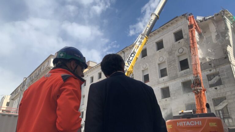 Chantier du futur Hôtel des Polices de Nice, les gros travaux de déconstruction commencent