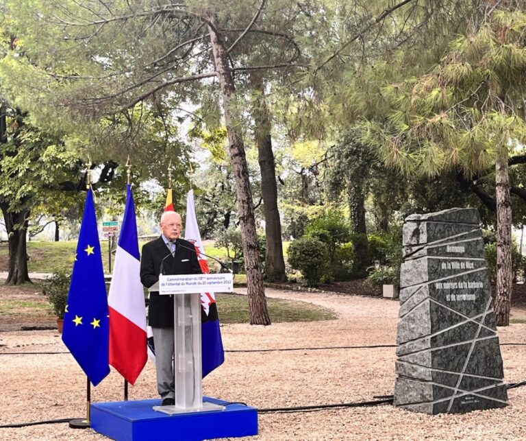 Michel Dechauffour rend hommage à Corine et Anne