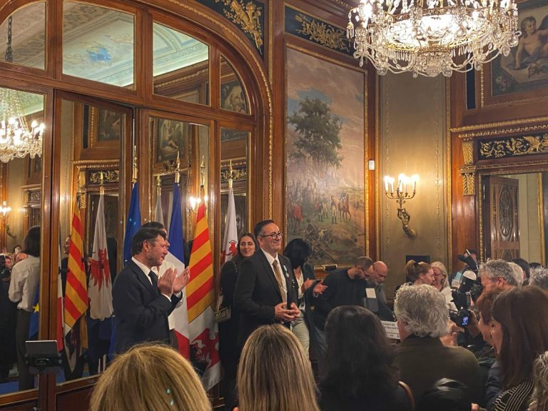 Remise de l'insigne de chevalier dans l’Ordre des Arts et des Lettres à Gil Masalla