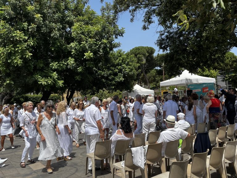 Vendredi 21 juin a eu lieu le Grand Bal des Séniors au Jardin Albert 1er, organisé par la ville de Nice.