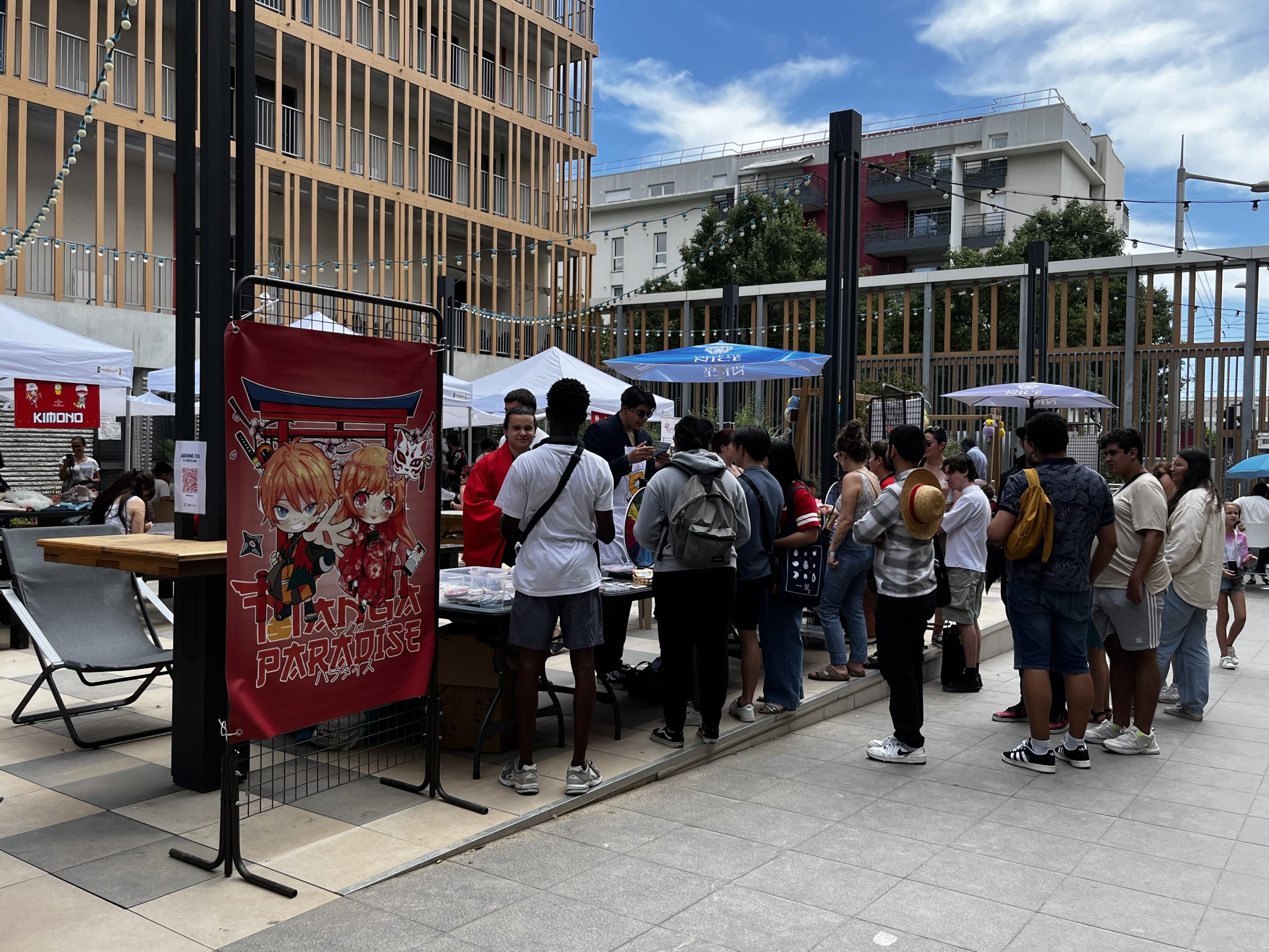 Petit retour sur l’Asian Pop Day le samedi 22 juin 2024, où la Maison de l'Étudiant a organisé une journée autour de la pop culture japonaise et K-Pop.