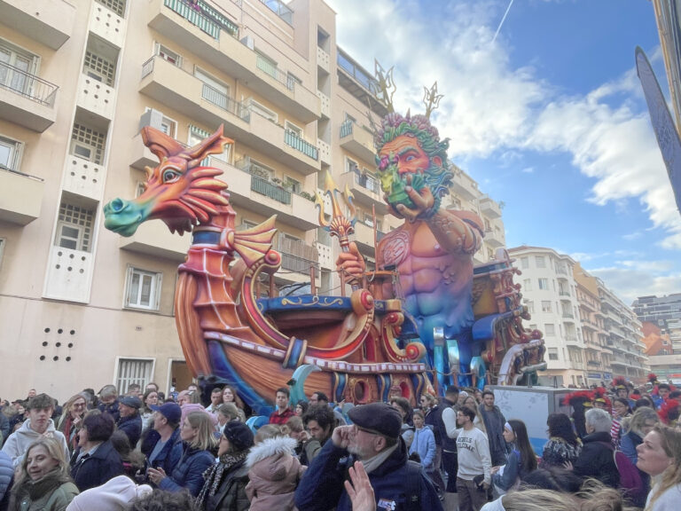 Le Grand Charivari ouvre le Carnaval de Nice 