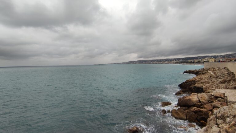 Promenade des Anglais Nice nuage mer méditerranée